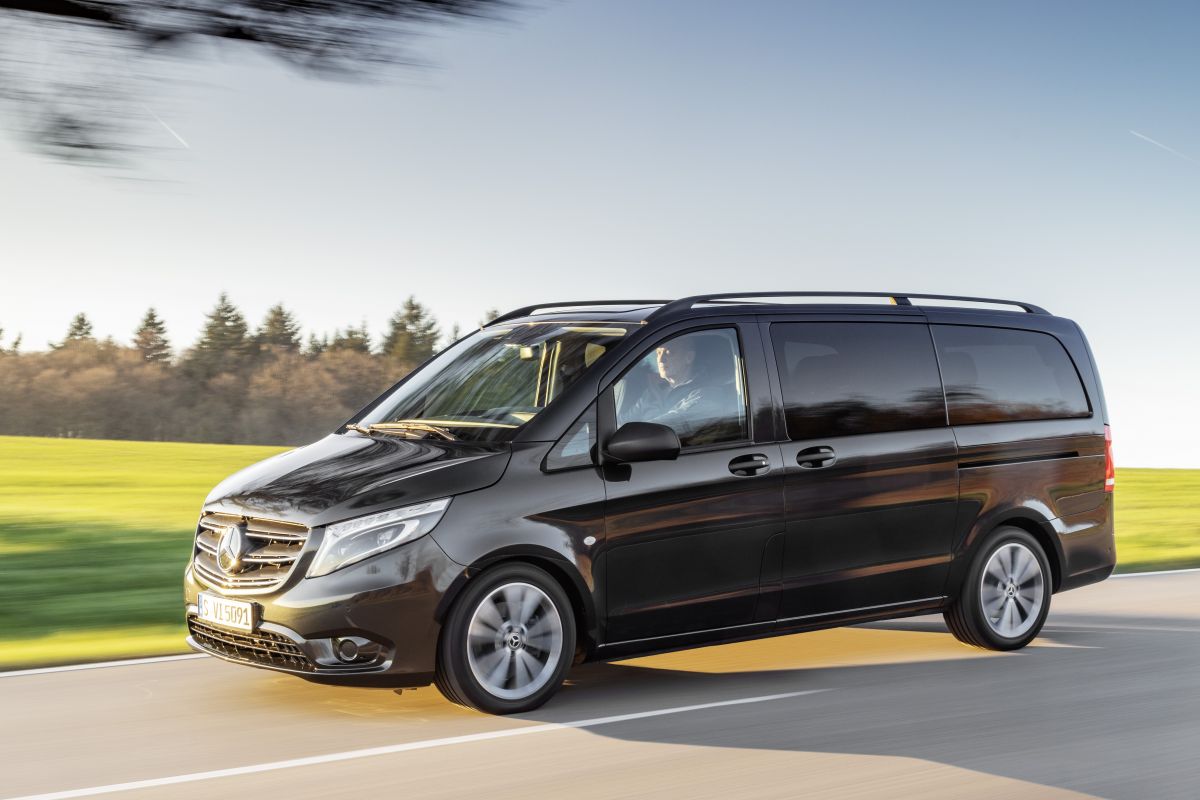 mercedes vito 9 seater car hire