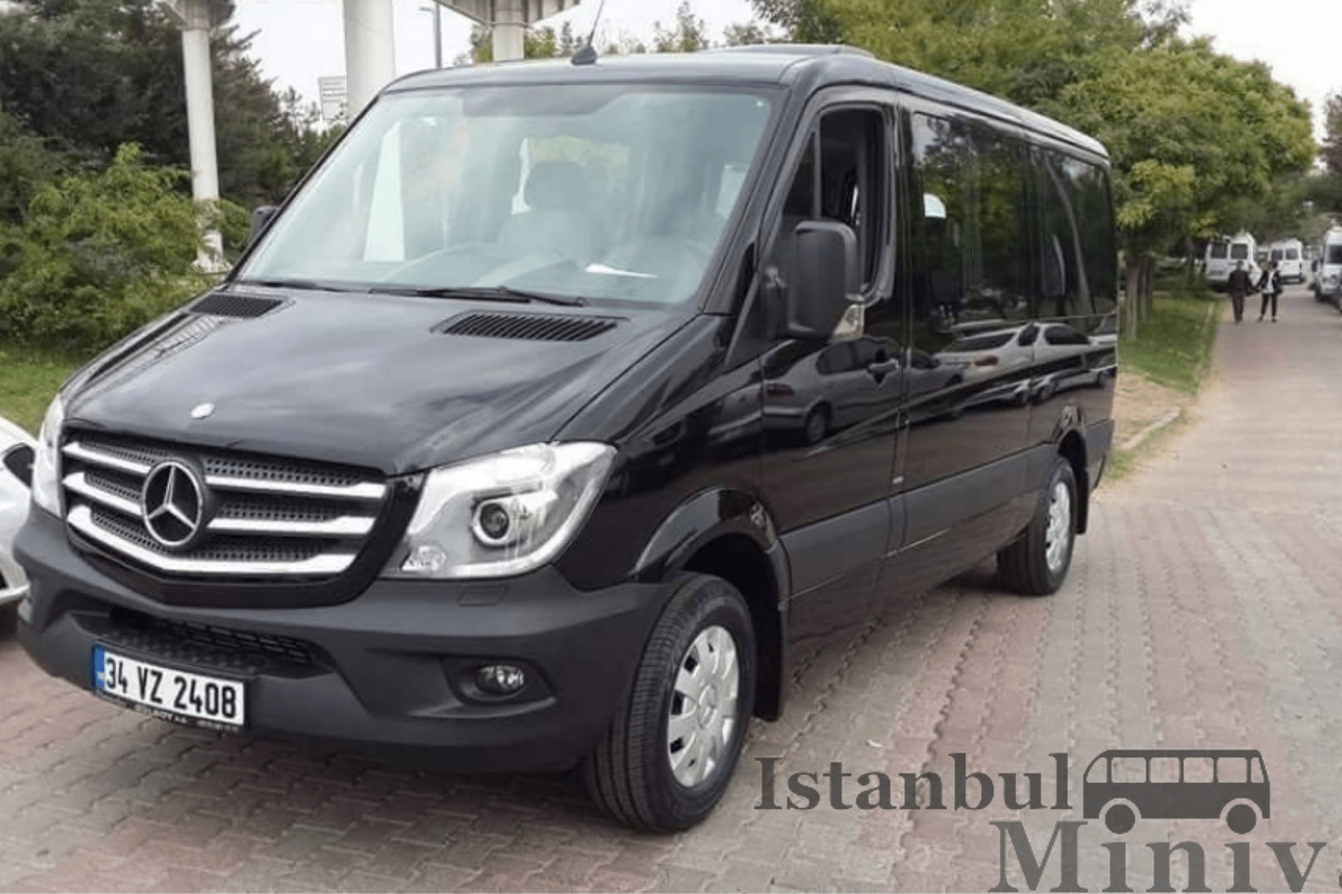 Mercedes Sprinter Minivan